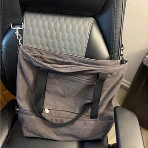 LO AND SONS Catalina Deluxe Tote EUC